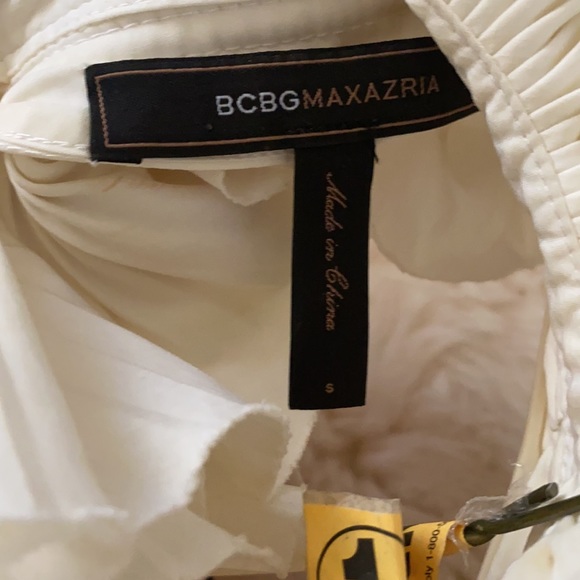 Gorgeous tuxedo shirt by BCBG Max Azria - Picture 3 of 6